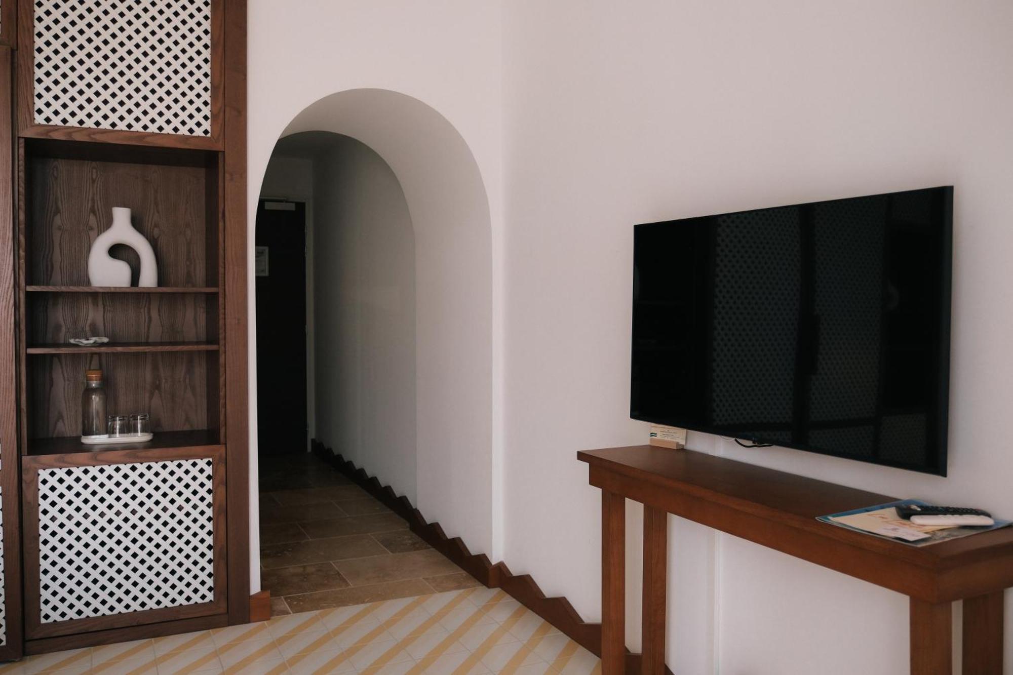 Boutique Hotel Responsable Et Restaurant Basgi Basgi Saint-Florent  Room photo